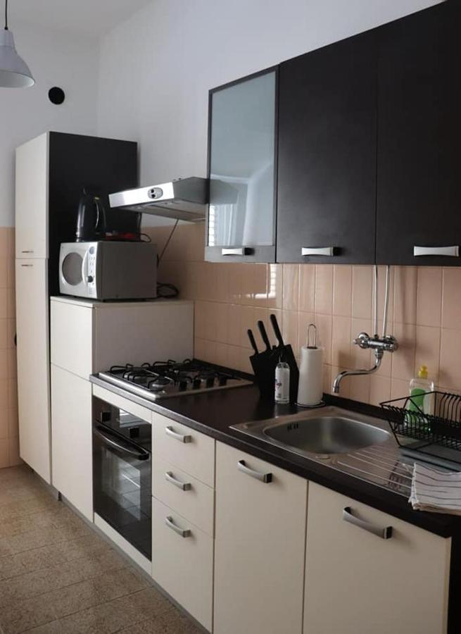 Apartman Simac Okrug Gornji 트로기르 외부 사진