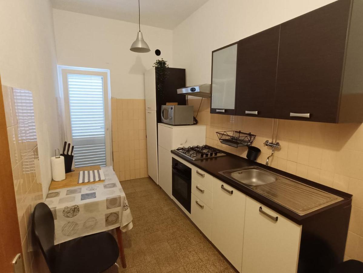 Apartman Simac Okrug Gornji 트로기르 외부 사진