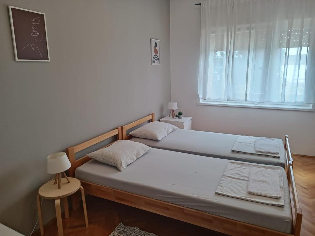 Apartman Simac Okrug Gornji 트로기르 외부 사진